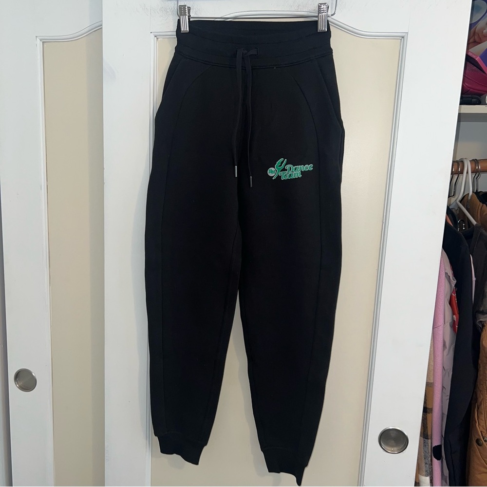 Lululemon Black Scuba Jogger Sweatpants Size 0 With Dance Team Logo Like New